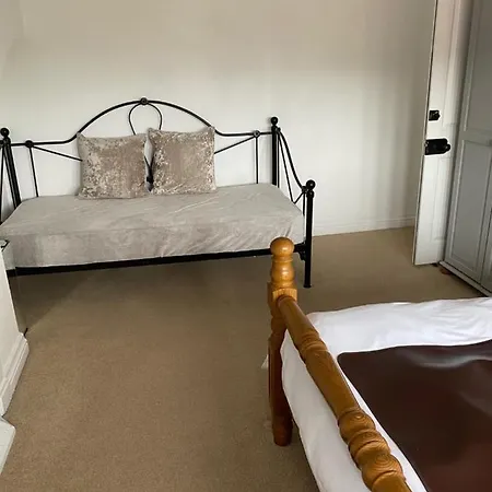 Birtley House روبن هودز باي